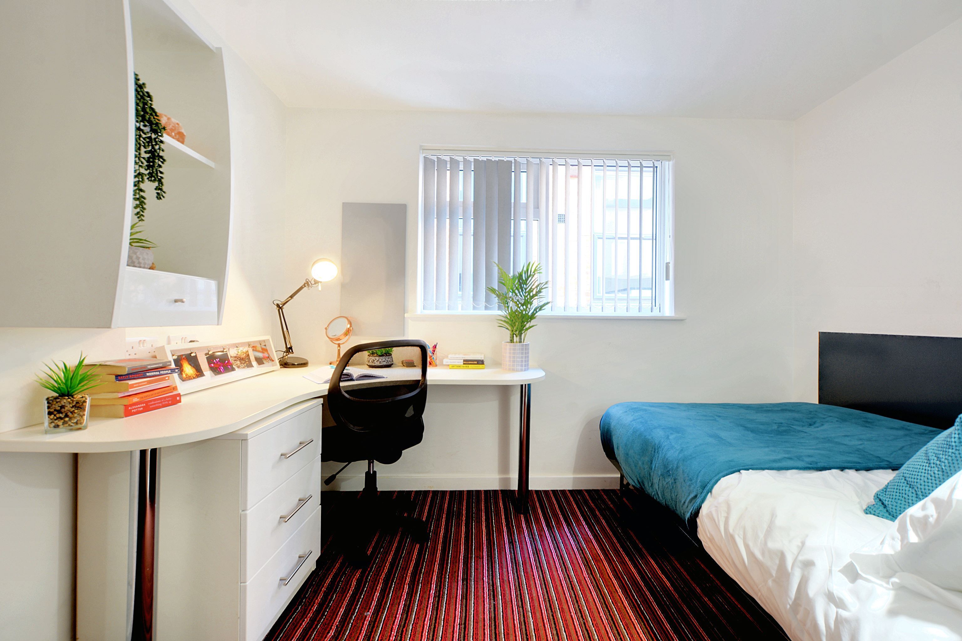2 Bed Bronze - room